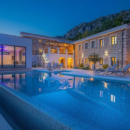 72 - 21 By Interhome Villa *