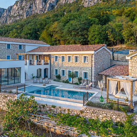 72 - 21 By Interhome Villa