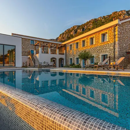 72 - 21 By Interhome Villa *