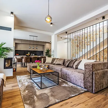 72 - 21 By Interhome *